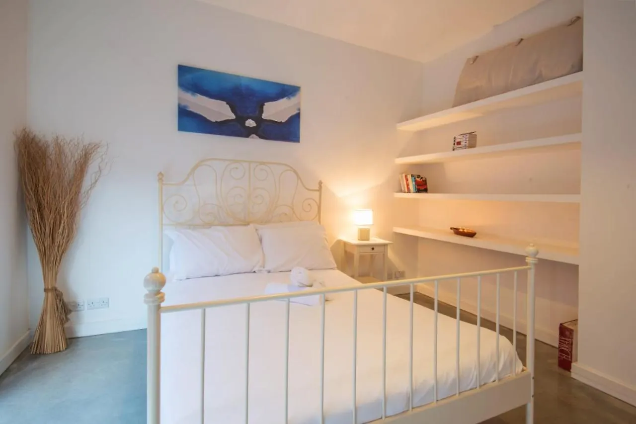 Metrostays Penthouse Spinola St Julian contacts